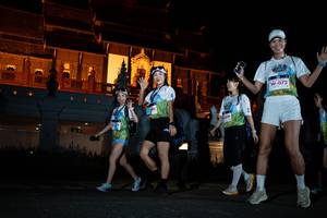 BIB: 419, 072
                            <button type="button" onclick="openModal(22280363)" class="btn btn-primary btn-sm float-right btn-popup" data-toggle="modal" data-target=".modal-high-quality">
                        <i class="fas fa-shopping-cart"></i> Add to Cart
                    </button>
                                            <button type="button" onclick="isThisMe(22280363, true)" class="btn btn-success btn-sm float-right btn-popup btn-isme hidden" data-toggle="tooltip" data-placement="bottom" title="นี่คือรูปของคุณใช่ไหม คลิกที่นี่เพื่อเอาเข้าอัลบั้ม">
                        <i class="fas fa-plus"></i> Add to album
                    </button>
                    <button type="button" onclick="isThisMe(22280363, false)" class="btn btn-warning btn-sm float-right btn-popup btn-isnotme hidden">
                        <i class="fas fa-ban"></i> Remove from album
                    </button>